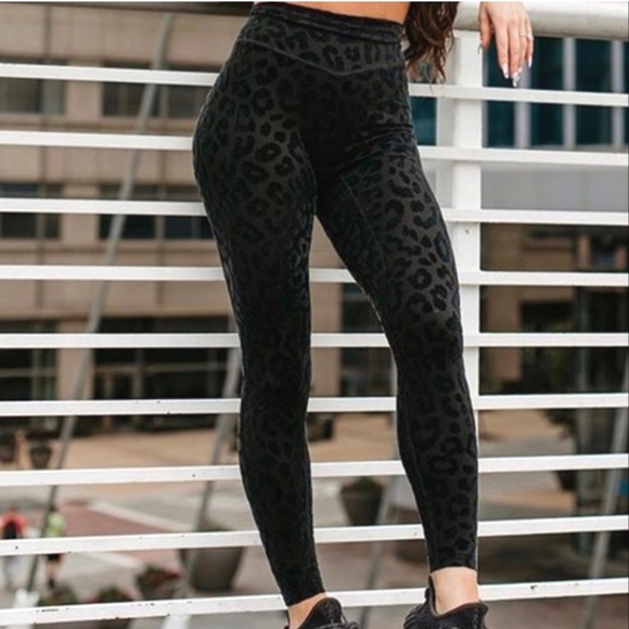 Balance Athletica Lux kingdom velvet leopard 7/8 leggings - Picture 3 of 7
